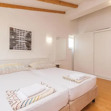 Apartman Lovely In *