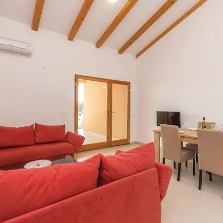 Stunning In With Heated Swimming Pool *