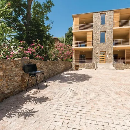 Stunning In With Heated Swimming Pool Apartment